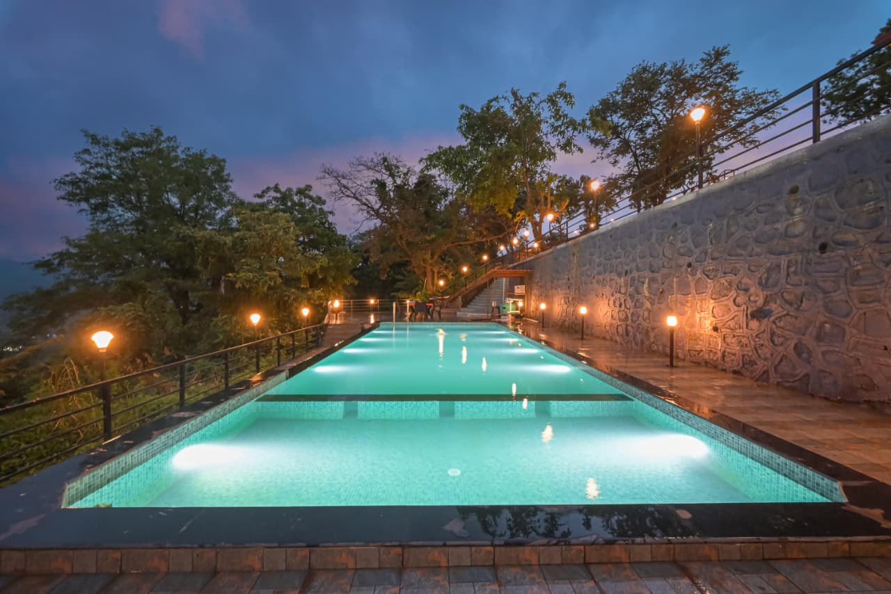 Giridhar Villa