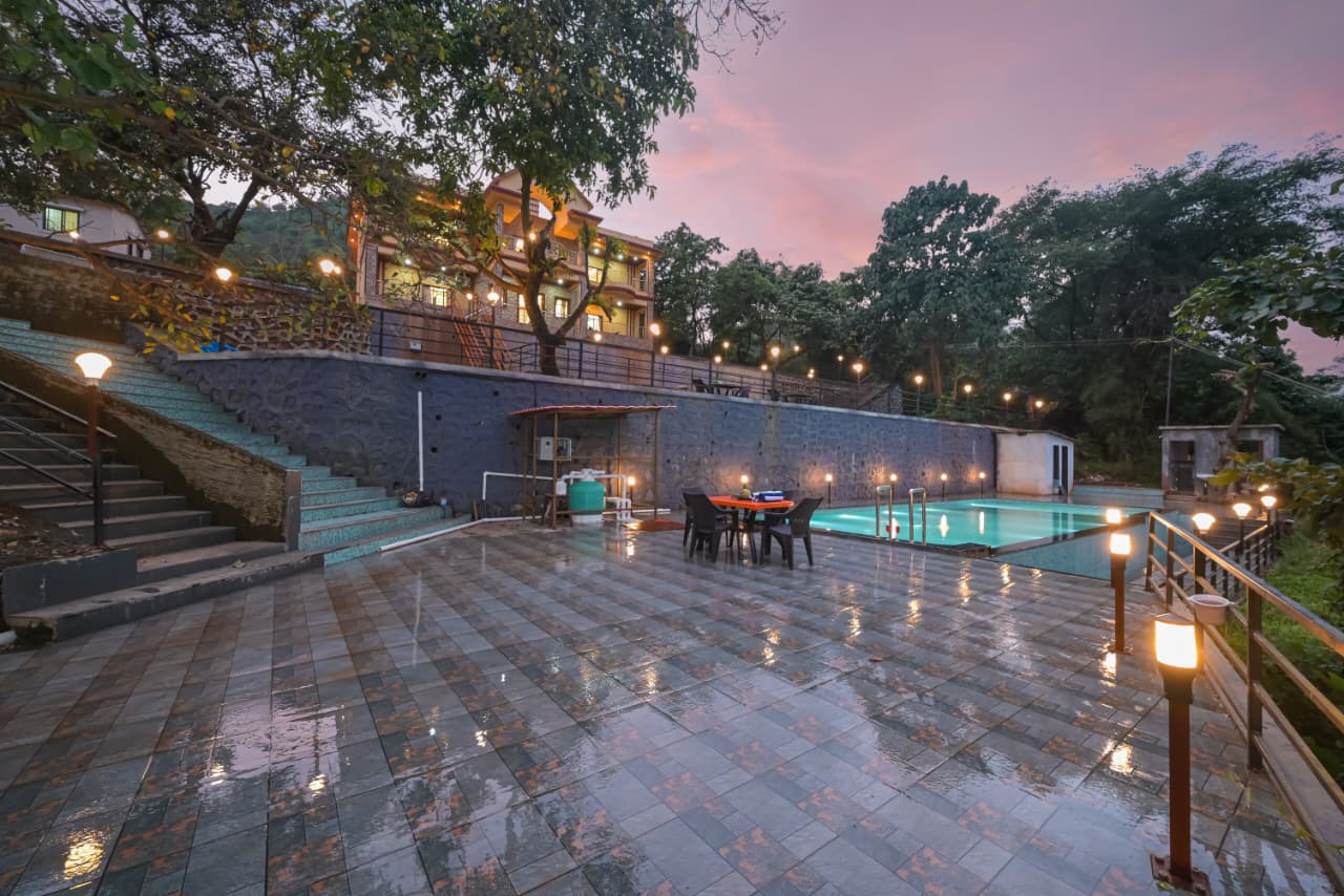 Giridhar Villa
